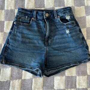 American Eagle High Rise Mom Short